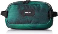 🧳 oakley men's street travel toiletry kit logo