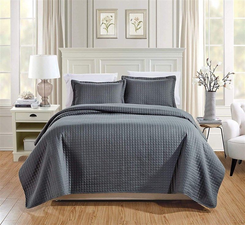 chezmoi collection quilted coverlet charcoal 标志
