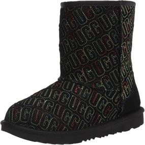 img 4 attached to Стильные детские унисекс сапоги UGG Classic II Graphic Stitch для модных детей.