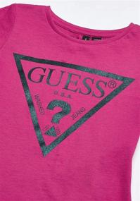 img 1 attached to 🌟 Прекрасная девочки GUESS Футболка с короткими рукавами с блестящим логотипом Classic Triangle: Блеск в стиле!