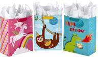 🎁 hallmark 13" большие подарочные пакеты для детей на день рождения - ассортимент ленивца, динозавра, единорога с тканью для упаковки (набор из 3-х подарочных пакетов, 9 листов) логотип