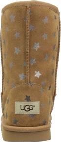 img 2 attached to Унисекс-детские ботинки UGG Classic Short II с звездами