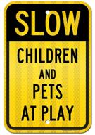 знак "медленно движущиеся дети - домашние животные играют логотип