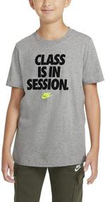 img 3 attached to Nike Swoosh Medium Cotton DD9452 Мальчикам активная одежда: комфортная и стильная одежда для юных спортсменов