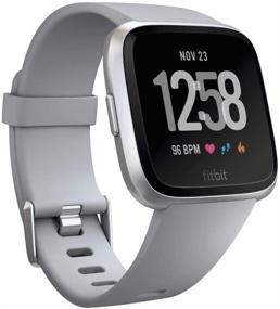 img 4 attached to Умные часы Fitbit Versa, серый/серебристый алюминий, один размер - включает ремешки S & L для идеальной посадки