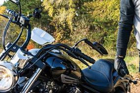 img 2 attached to Улучшите свой Harley-Davidson с помощью зеркал заднего вида Kuryakyn 1760 Scythe Blade - глянцево-черные (1 пара)