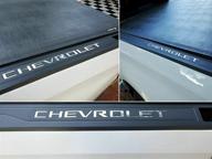 улучшите свой chevy silverado с помощью вставок букв chrome bed rail cap letter от limitlessparts - пластиковые буквы abs для боковых рельсов тентового козырька (2019+) 🚛 логотип