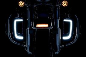 img 1 attached to 🏍️ Улучшите ваш Harley-Davidson с помощью подкрылок-грилей Kuryakyn 5063 Tracer LED Running Light/Turn Signal - Хром (2014-20 мотоциклы Harley-Davidson) - 1 пара.