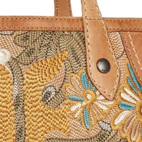 img 2 attached to 👜 Стильная сумка Мелисса с вышивкой: идеальная комбинация бежевой сумки и кошелька для женщин