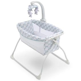 img 3 attached to 🛏️ Delta Children Deluxe Activity Sleeper Bedside Bassinet - Складная переносная детская кроватка с колыбельным механизмом для новорожденных в рисунке "Windmill", 31,69х26,77х22,44 дюйма (набор из 1)