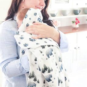 img 3 attached to 🙂 Aenne Baby Bear Boy Double Muslin Swaddle Blanket: Большое детское покрывало из муслина с изображением медвежонка: Размер 47 x 47 дюймов, одеяло для маленького мальчика в стиле Woodland - 1 шт. - укрытие для кормления и коляски.