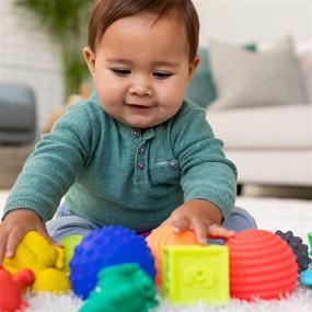 img 2 attached to 🔮Набор игрушек Infantino Sensory Balls Blocks & Buddies - 20 штук для развития тактильных ощущений, когнитивных и физических навыков, знакомства с цветами и цифрами в раннем возрасте.