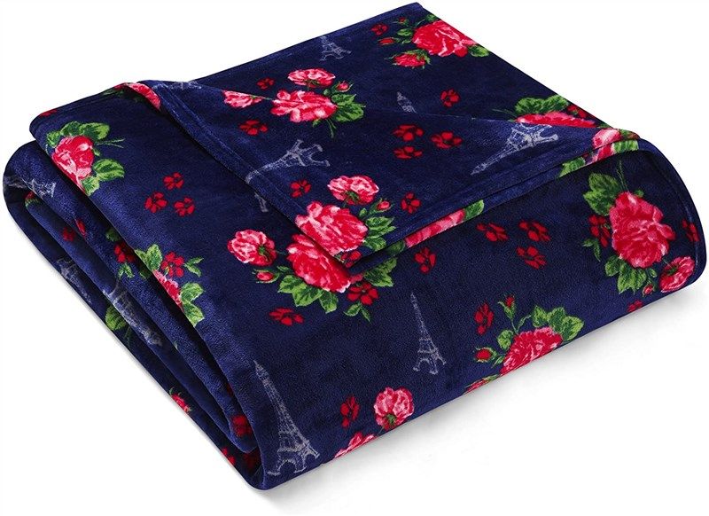 betsey johnson french floral blanket 로고