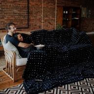 🎁 оригинальное плед для взрослых the big blanket co с узором "тянучка": самый большой плед на рождество размером 10' x 10' для семейных киноночей и идеальный подарок на 2021 год логотип