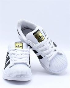 img 2 attached to 👦 Белые кроссовки Adidas Originals Superstar для мальчиков - популярные кроссовки для мальчиков