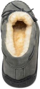 img 1 attached to Мокассины Minnetonka Golden Sheepskin с подошвой из овечьей шерсти для мужчин - обувь для лодыжек и слипонов