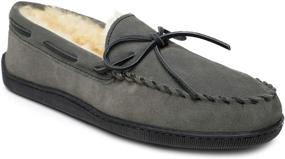 img 4 attached to Мокассины Minnetonka Golden Sheepskin с подошвой из овечьей шерсти для мужчин - обувь для лодыжек и слипонов