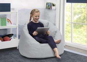 img 3 attached to 🪑 Детский кресло серого цвета Delta Children Serta I Comfort Cozeee Fluffy Chair