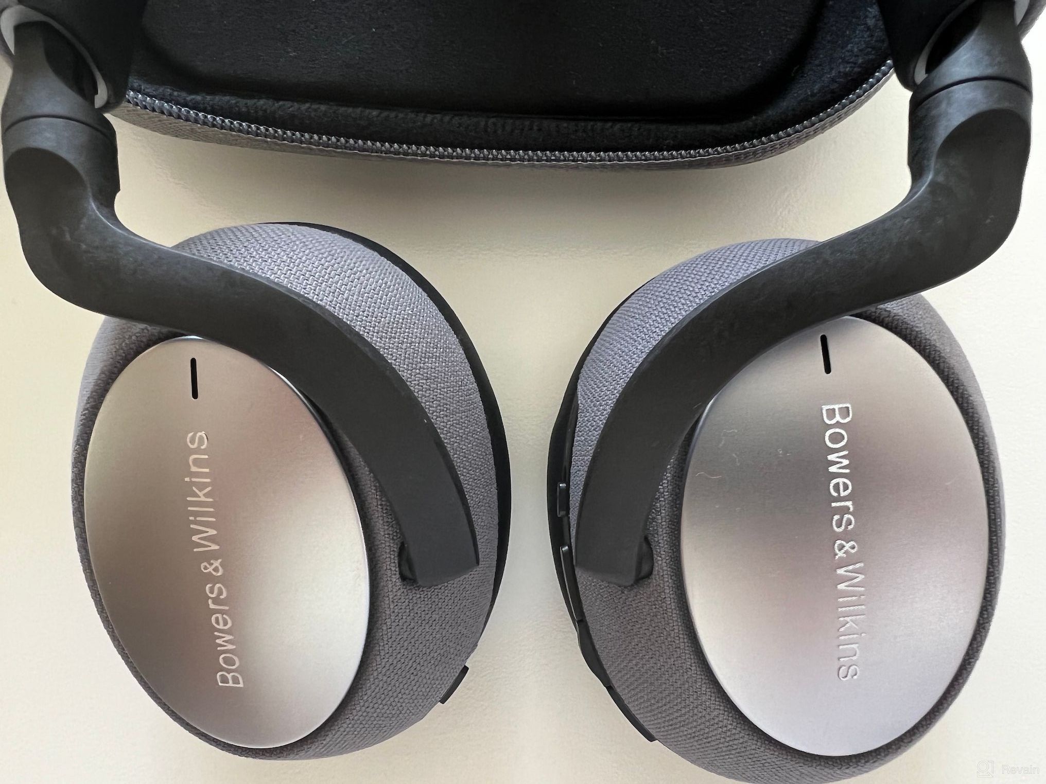 img 3 attached to Bowers & Wilkins PX7 Wireless Headphones review by Manur Bartov