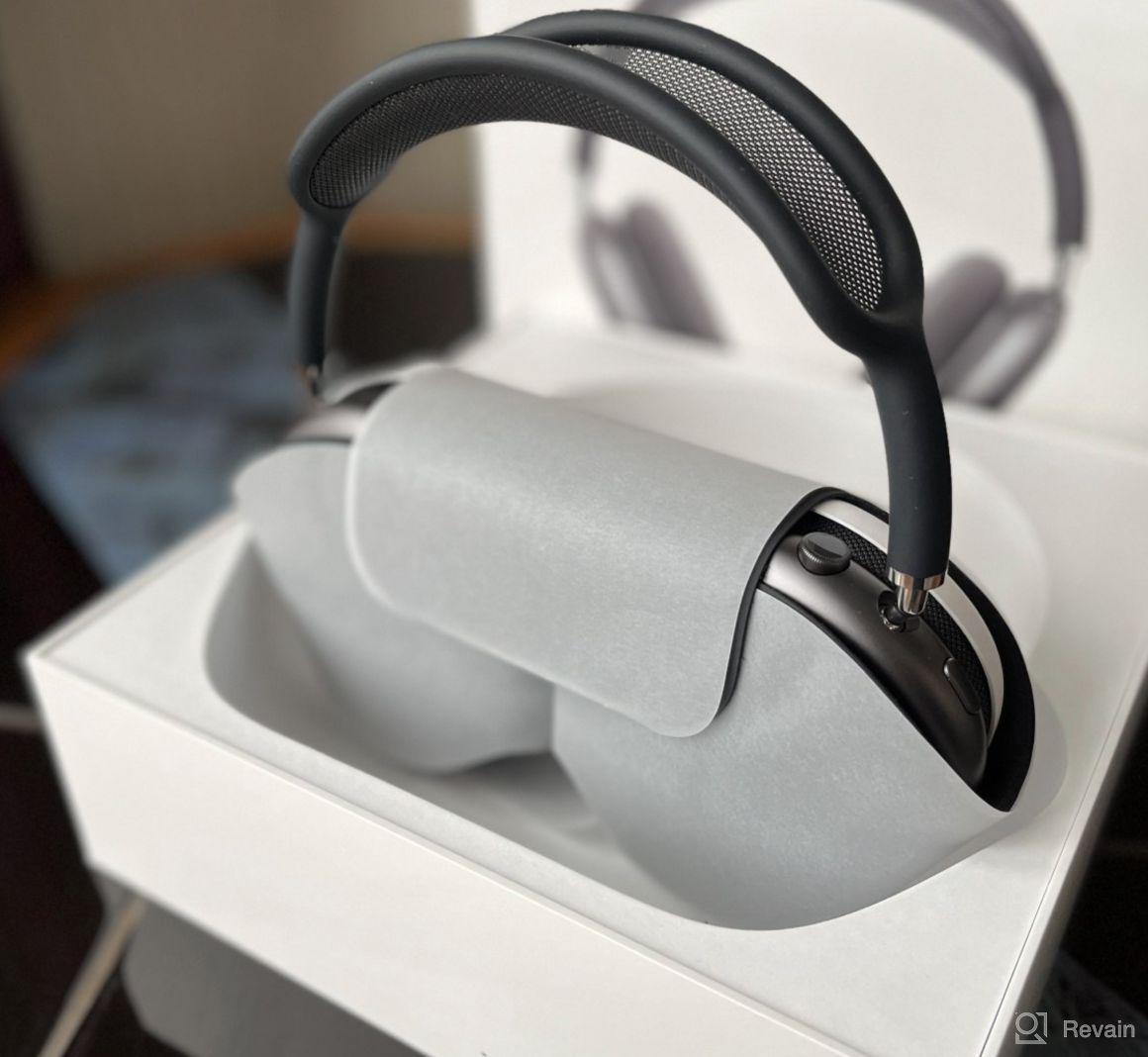 img 4 attached to 🎧 Renewed Apple AirPods Max - Space Gray: Superior Sound and Style Refreshed review by Manur Bartov