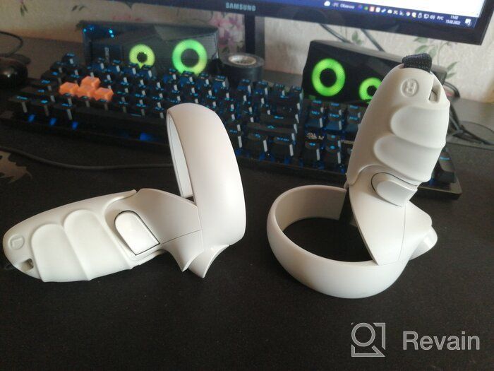 img 1 attached to Plastic Controller Covers for Oculus Quest 2 White review by Bong Cha ᠌