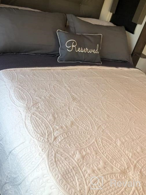 img 1 attached to VEEYOO Soft And Lightweight White Queen Size Quilt Set - Resistant To Wrinkles, Microfiber Bedspread, Suitable For All Seasons review by Ghostnote Hankins