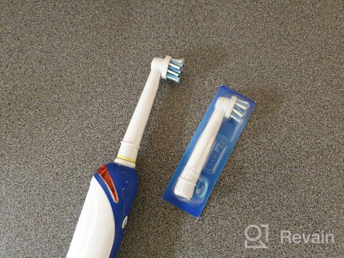 img 2 attached to 💡 4 Pack of Oral-B Cross Action Electric Toothbrush Replacement Brush Heads review by Anastazja Awgustinop ᠌