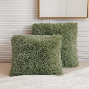 img 4 attached to Двойной комплект подушек из искусственного меха «Luxury Faux Fur» - 18x18 дюймов, мятно-зеленый цвет | Декоративные наволочки для подушек с молнией, без наполнителя.