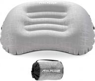 сверхлегкая надувная подушка alpcour для кемпинга — большая, легко надувающаяся конструкция с мягким водонепроницаемым внешним покрытием и компактным футляром для переноски логотип