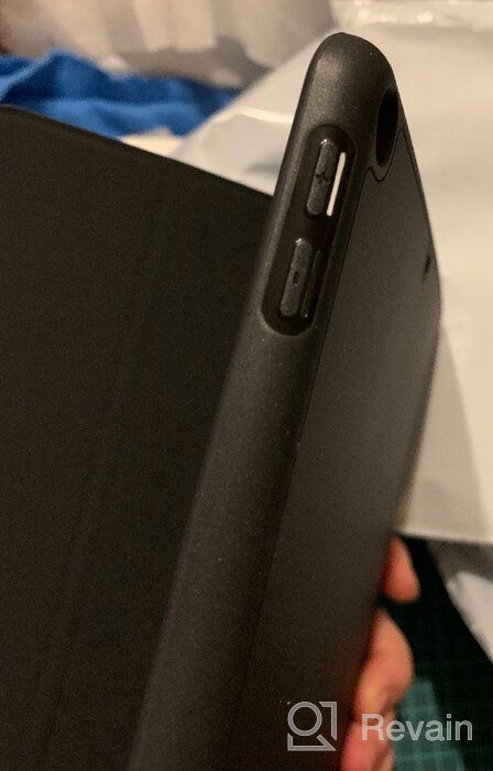 img 3 attached to Apple iPad Air 3 10.5" tablet case (2019) with stylus compartment, dark green review by Ada Grodzicka (Grodz ᠌